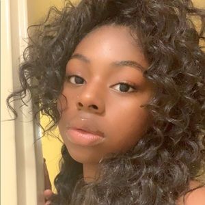 Meet your Posher, Bookiee